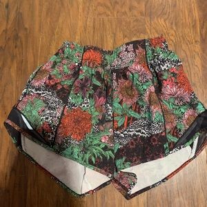 Lulu Lemon Hotty Hot Short (Tall)